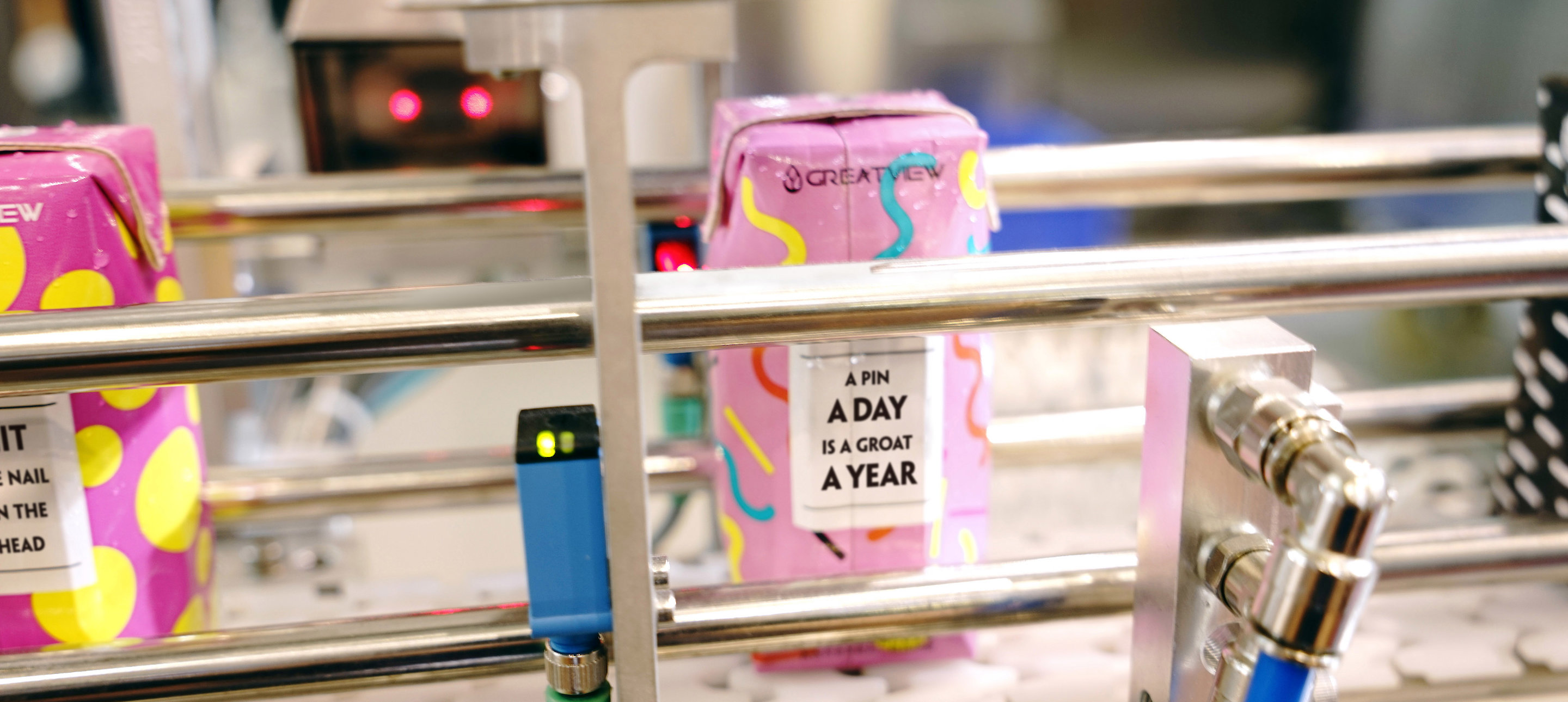 Filling machine packaging material adaptability